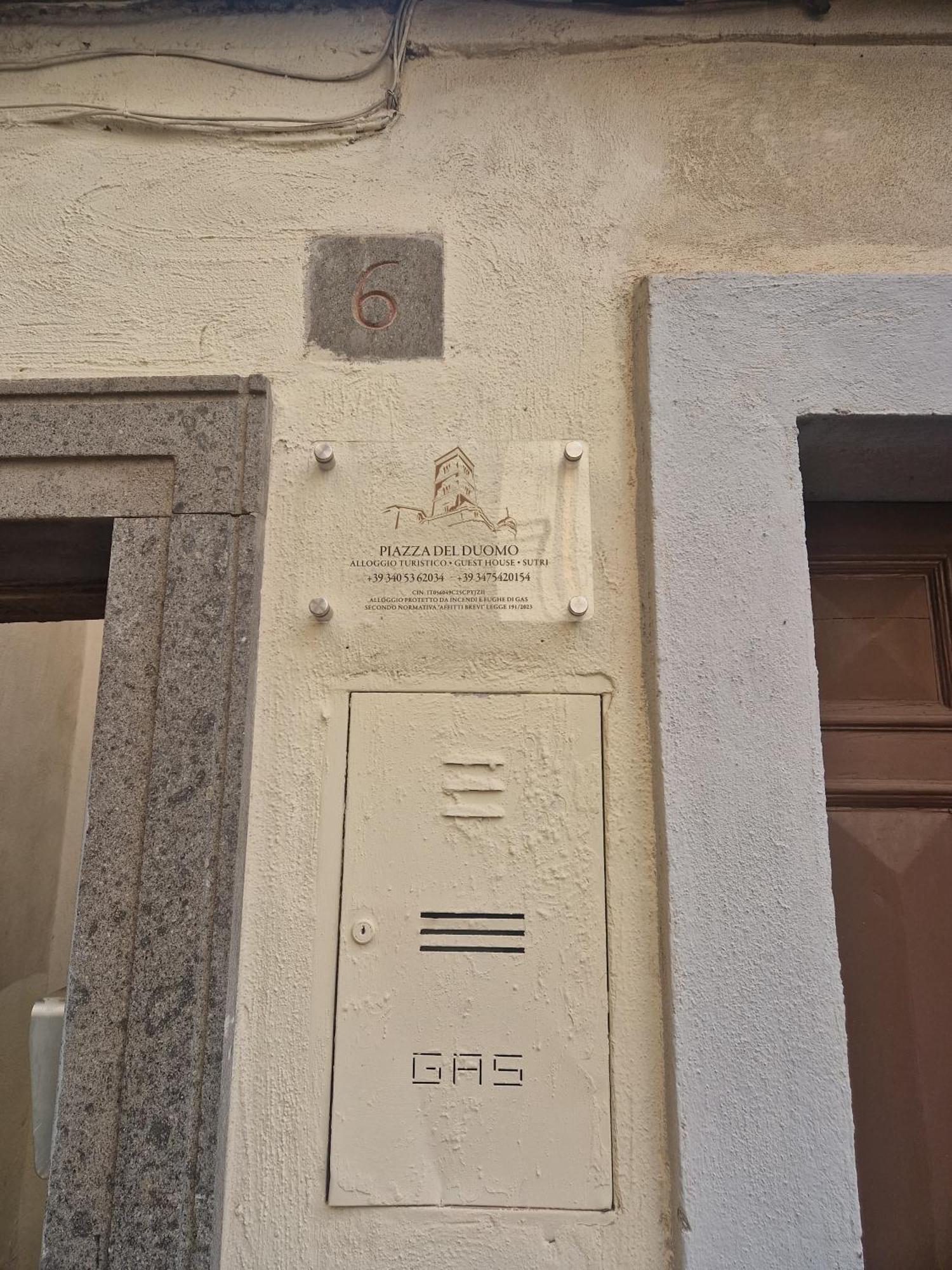 Piazza Duomo Casa Vacanze Sutri Eksteriør billede