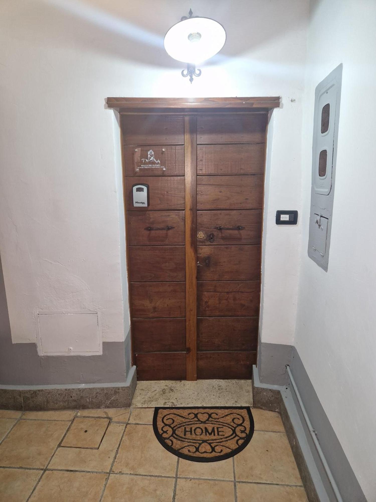 Piazza Duomo Casa Vacanze Sutri Eksteriør billede